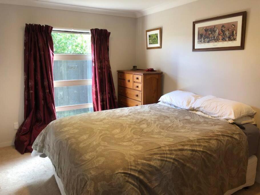 קיימברידג' Sunny, Quiet, 2-Bedroom Unit In Fabulous Location! מראה חיצוני תמונה